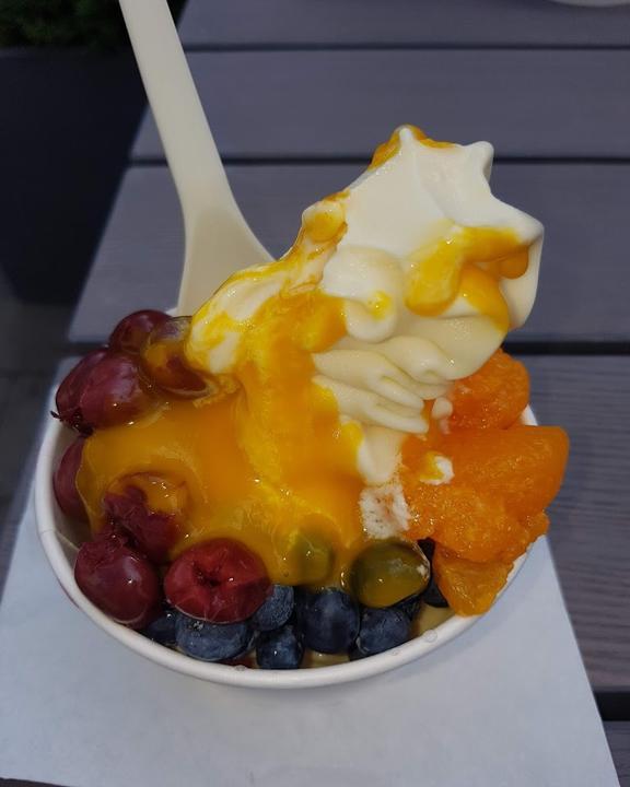 YOMARO Frozen Yogurt